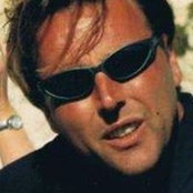 Simon Burchill's photo