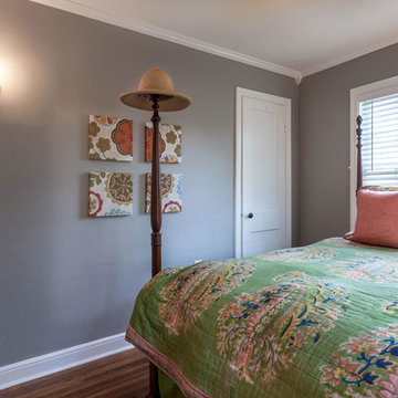 1940's Cottage in Hampton Terrace Sold After Rehab, Staging & Listing