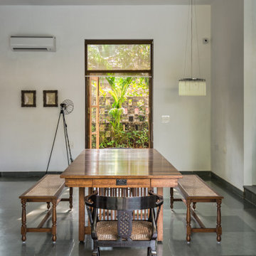 Inside the Living Room, Navovado