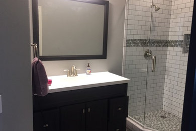 Bathroom - bathroom idea in Las Vegas