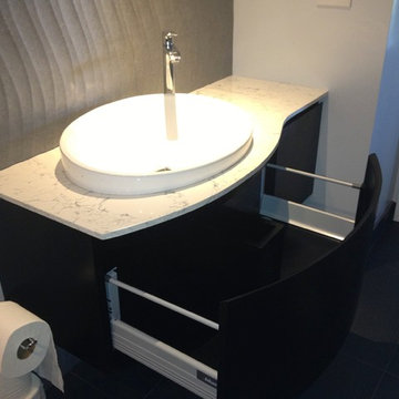 Gladstone Guest Bath