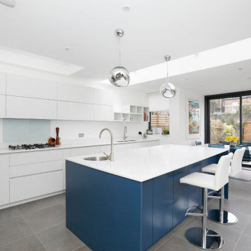 Bianco and Blu Petrolio Kitchen in Herne Hill