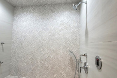 Example of a minimalist bathroom design in Chicago