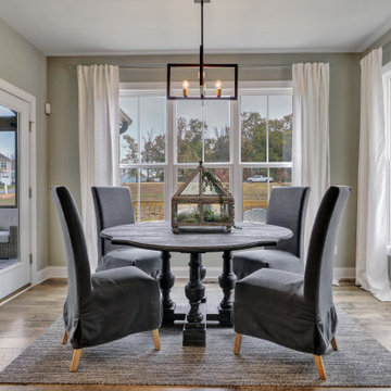 Waverly II - Breakfast Nook