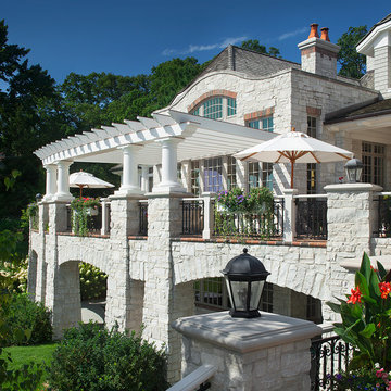Bayside - Traditional Lakeside Estate