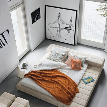 Squaring Penisola Platform Bed by Bonaldo