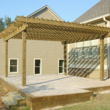 Pergola with ogee ends over Macon GA paver patio