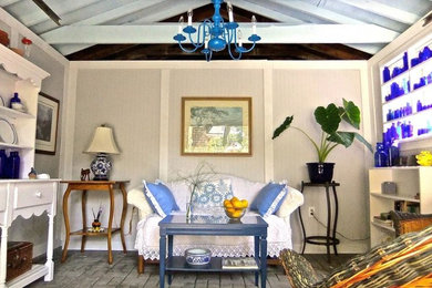 Inspiration for a small timeless garage remodel in Toronto