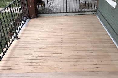 Photo of a traditional deck in New York.