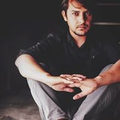 Ali Khans foto
