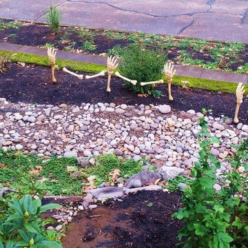 Woodstock Craftsman Cottage Rain Garden