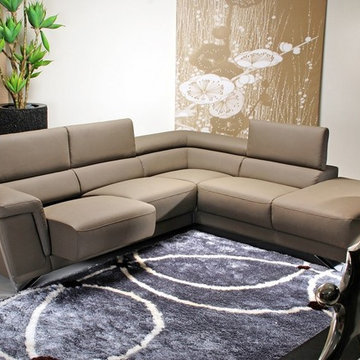 5069 Leather Sectional Sofa