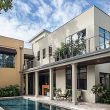 900 house