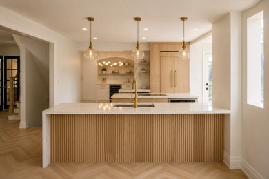Kitchen photo in Toronto