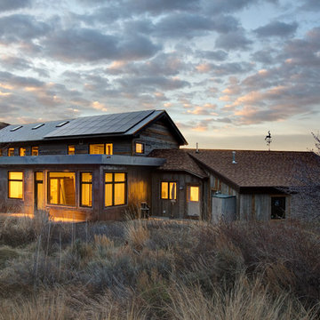 Travis Residence
