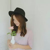 April Wangs foto
