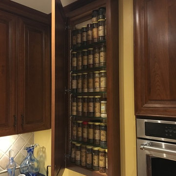 Traditional Cleveland Area Horseshoe Kitchen