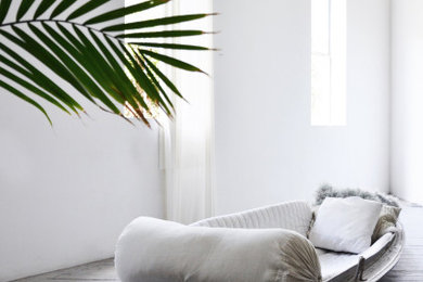 Example of a beach style living room design in Los Angeles
