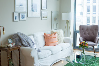 Inspiration for a transitional home design remodel in Chicago