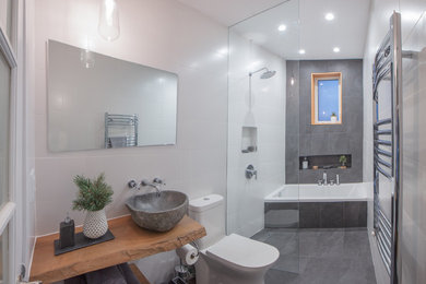 Inspiration for a modern bathroom remodel in Toronto