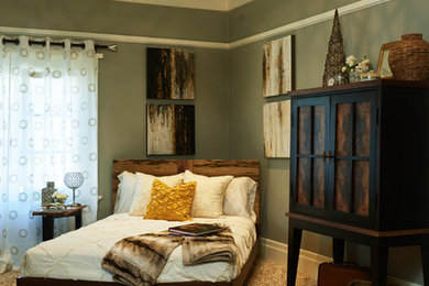 Bedroom - small mid-century modern guest carpeted and beige floor bedroom idea in Los Angeles with gray walls and no fireplace