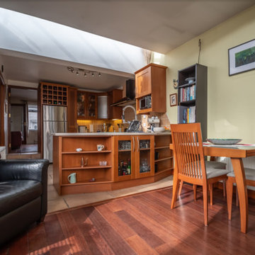 Whitehall curved extension