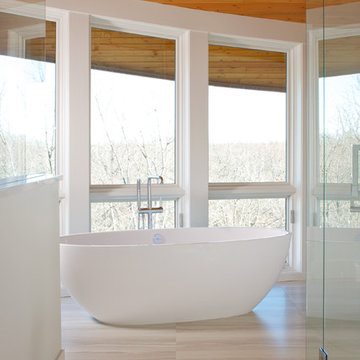 Interior Photo - Bath
