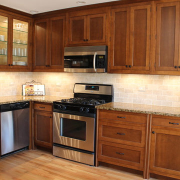 Beautiful maple kitchen o a tight budget.