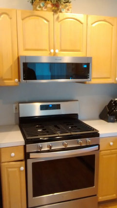 Microwave Above Gas Stove I Am A Professional Liance Installer And Have Seen It All Door That Melted On Microwave Dripped The Way To Stove
