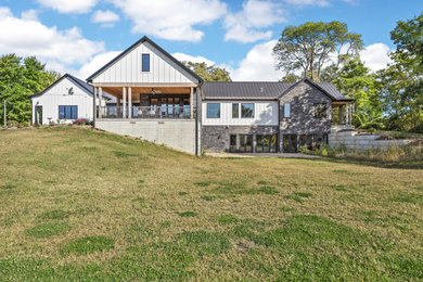 Exterior home photo in Cedar Rapids