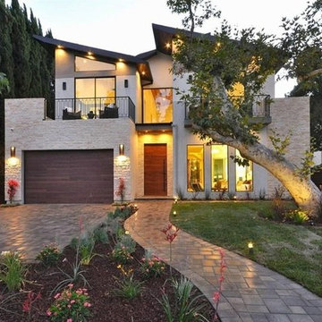 Contemporary Sherman Oaks Home