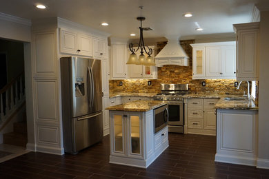 Elegant kitchen photo in Los Angeles