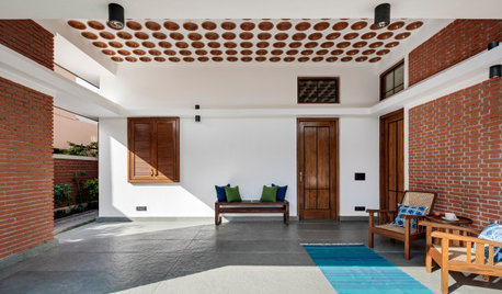 Jammu Houzz: This Expansive Home Shows Off Its Unique Ceilings & Roofs