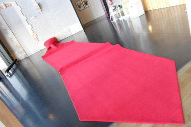 "Tapis rouge" Installation en moquette, 12 mètres par 2mètres, 2011.