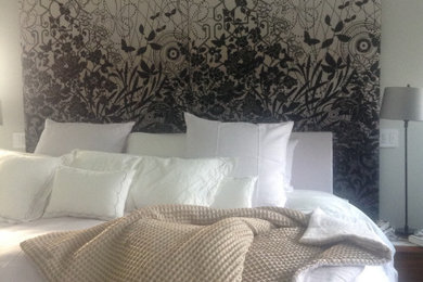 Bedroom - contemporary master bedroom idea in New York