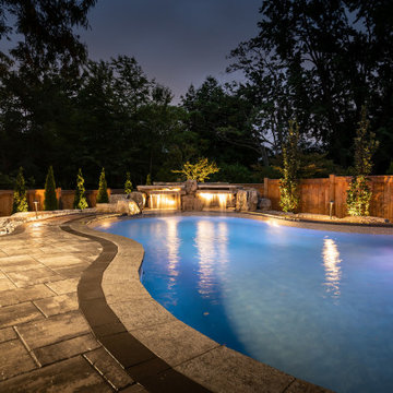 Cuved Pool with Water Feature