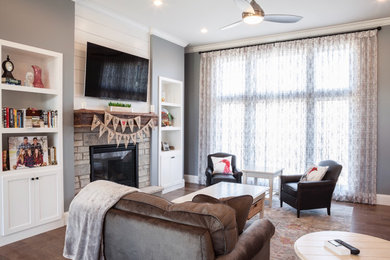 Inspiration for a timeless living room remodel