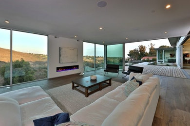 This is an example of a contemporary home in Los Angeles.
