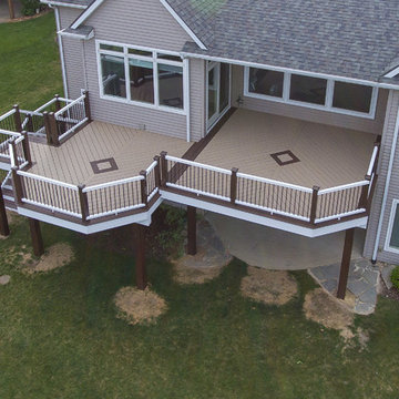 Panoramic Lounge Deck over Lake Templene