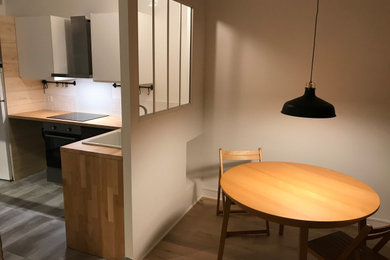 Inspiration pour une maison design de taille moyenne.