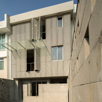 The Screened House