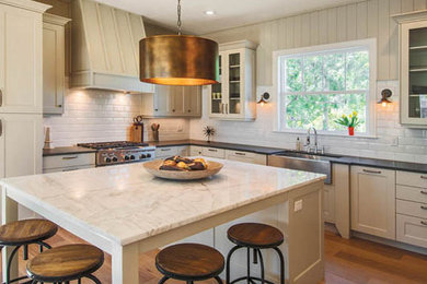 Trendy kitchen photo in Tampa