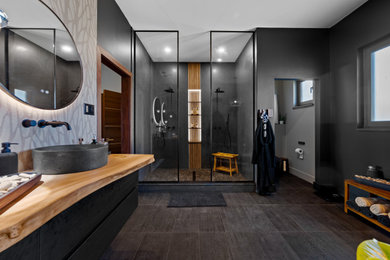 Bathroom - contemporary bathroom idea in Tampa