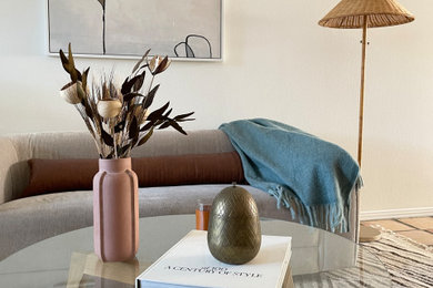 Living room photo in Los Angeles