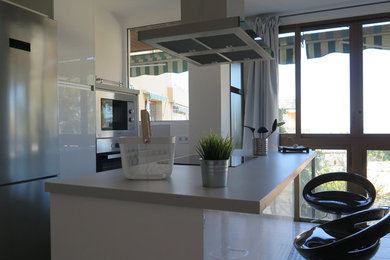 Inspiration for a contemporary kitchen in Malaga.