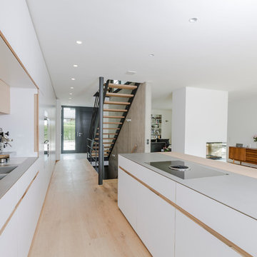 DURCHGEHEND GEÖFFNET