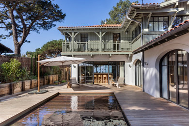 Réalisation d'une piscine marine.