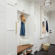 VOhalla mudroom and entry