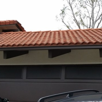 Seamless Box Style Gutters on Tile Roof Home in Santa Ana