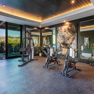 Bundy Drive Brentwood, Los Angeles luxury mansion modern home gym